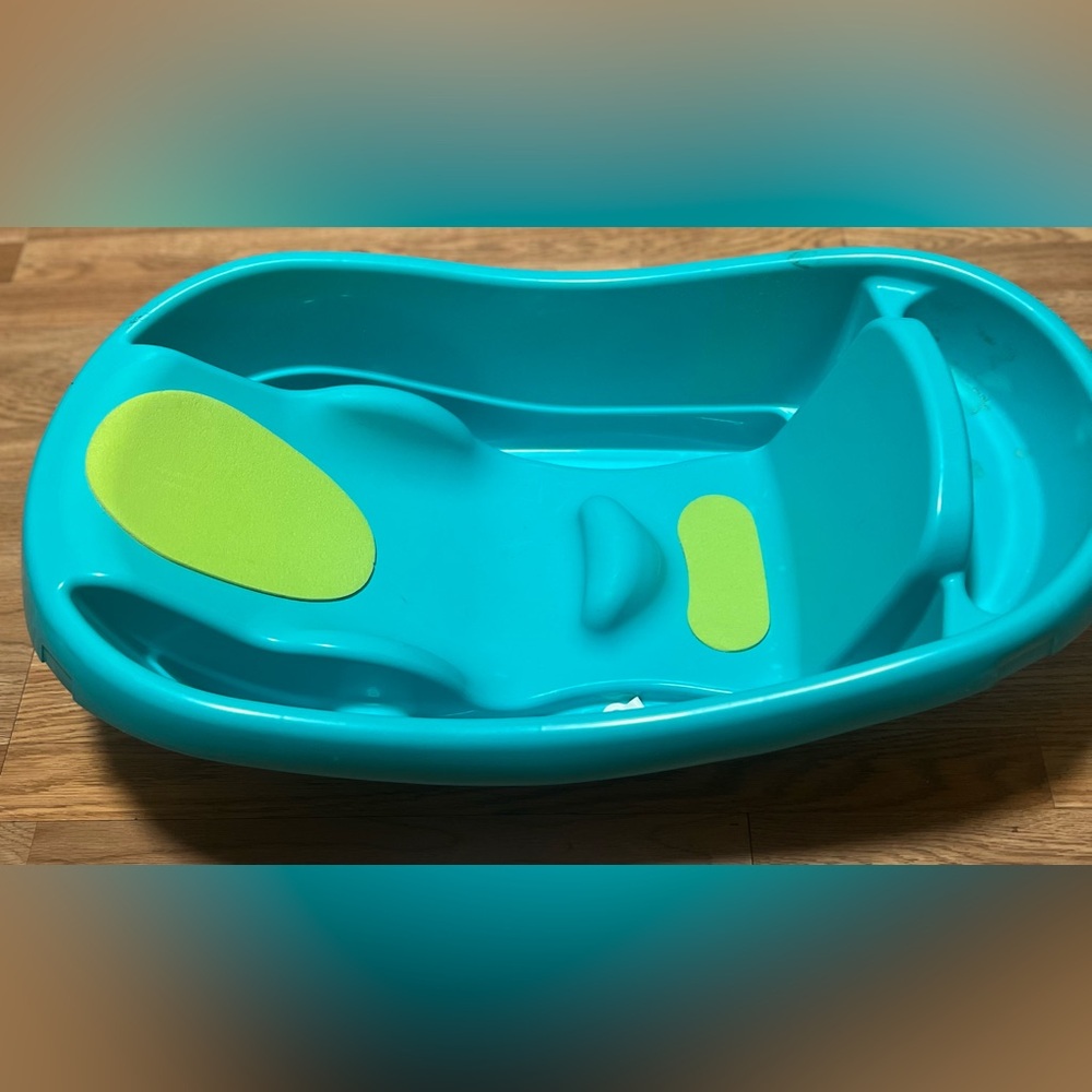 Baby bathtub
